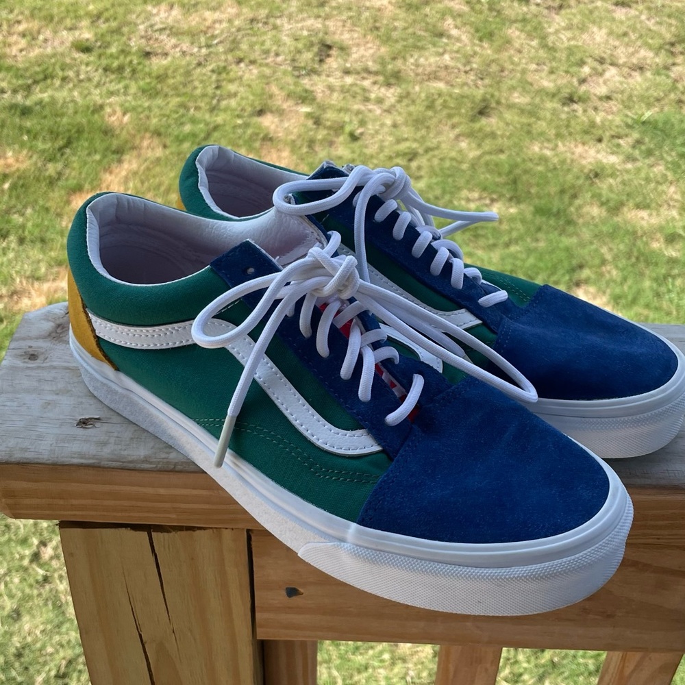 EUC OLD SKOOL SHOE VANS YACHT CLUB, Multi-colored Vans.B8.5 =men's, 10= women's